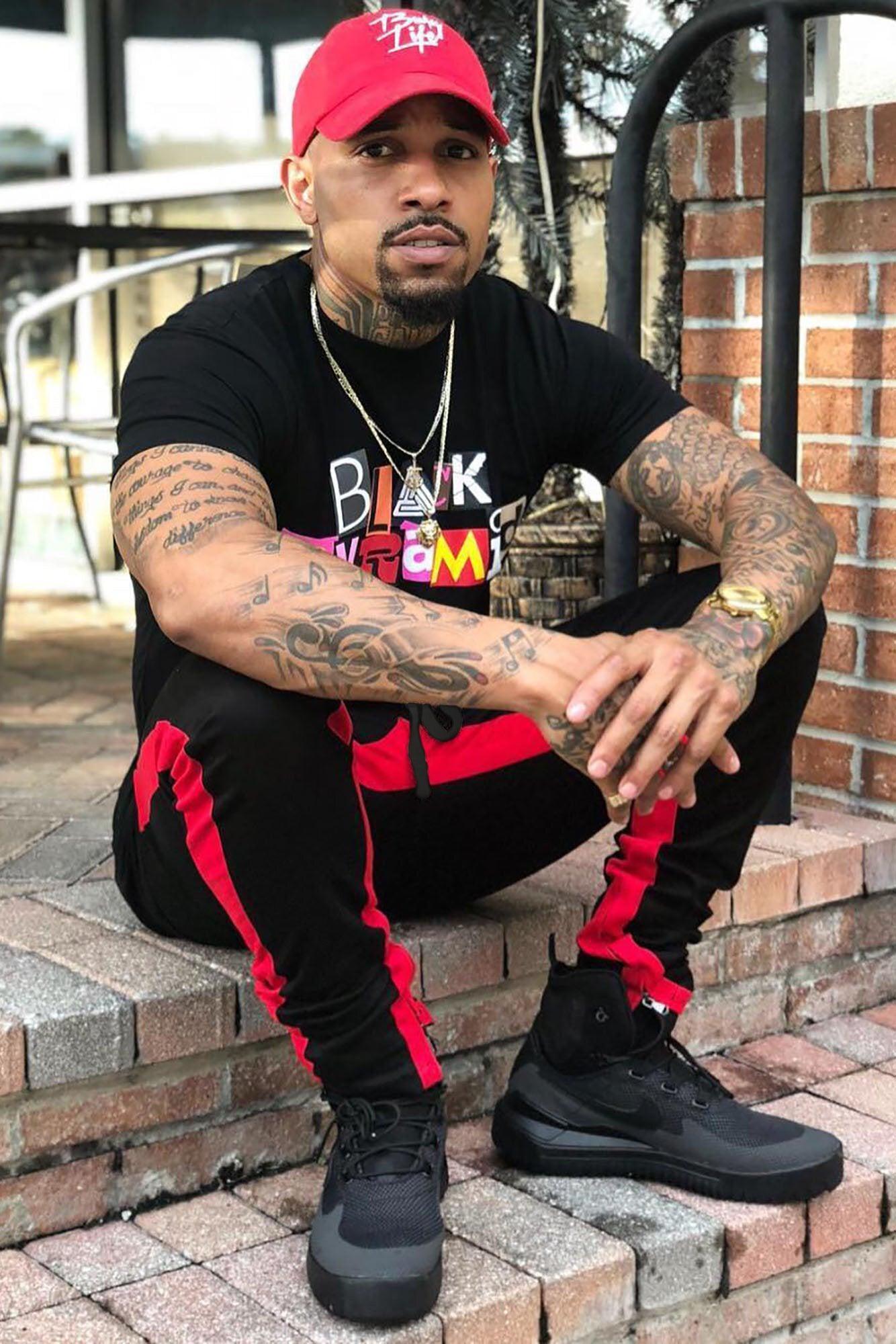 Travis Twill Joggers - Black/Red Product Image