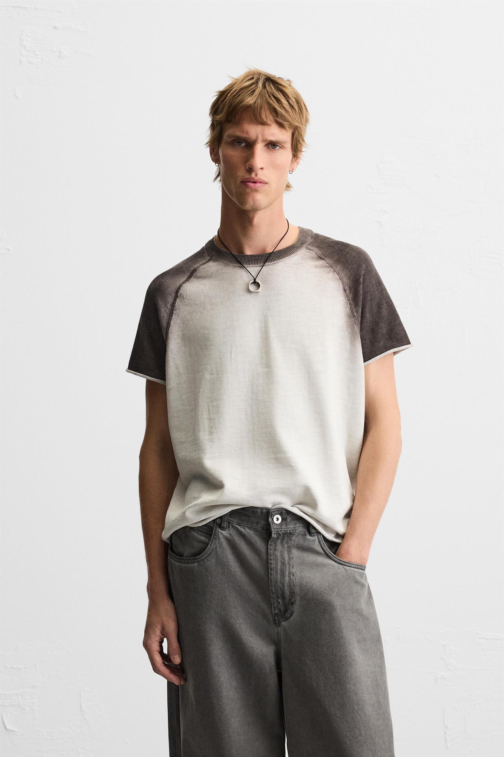 SPRAY PRINT KNIT T-SHIRT Product Image