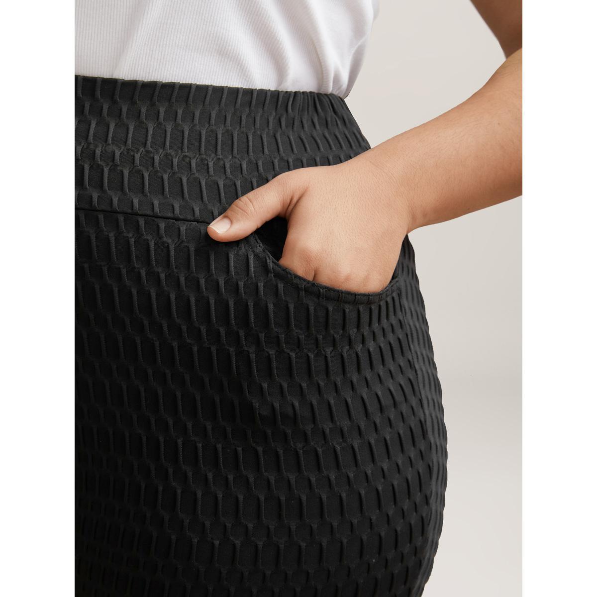 Plus Size Textured Wide waist Super Stretch Leggings Women Black Casual High stretch Skinny Mid Rise Everyday Leggings BloomChic 28/5X Product Image
