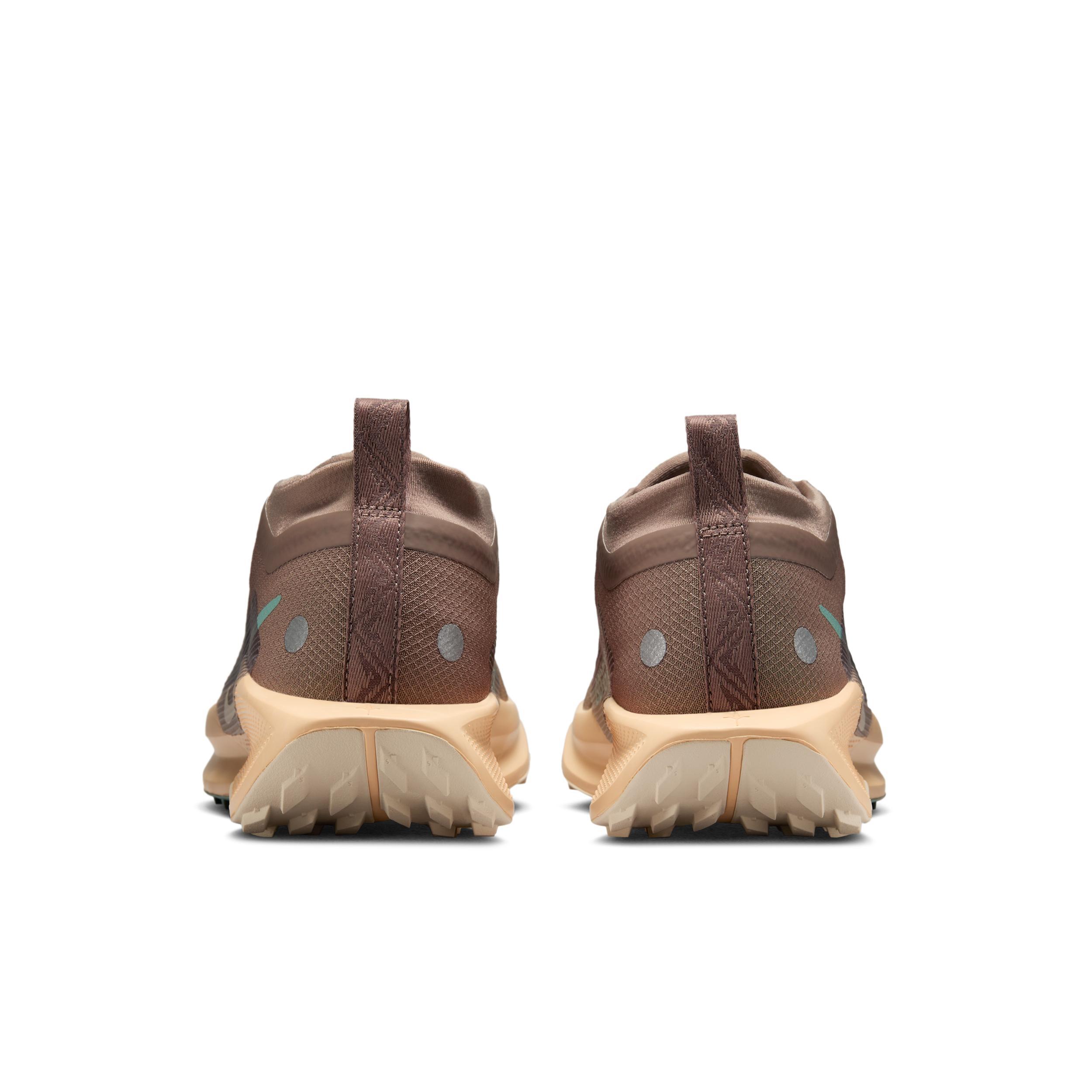 Nike Women's Pegasus Trail 5 GORE-TEX Waterproof Trail Running Shoes Product Image