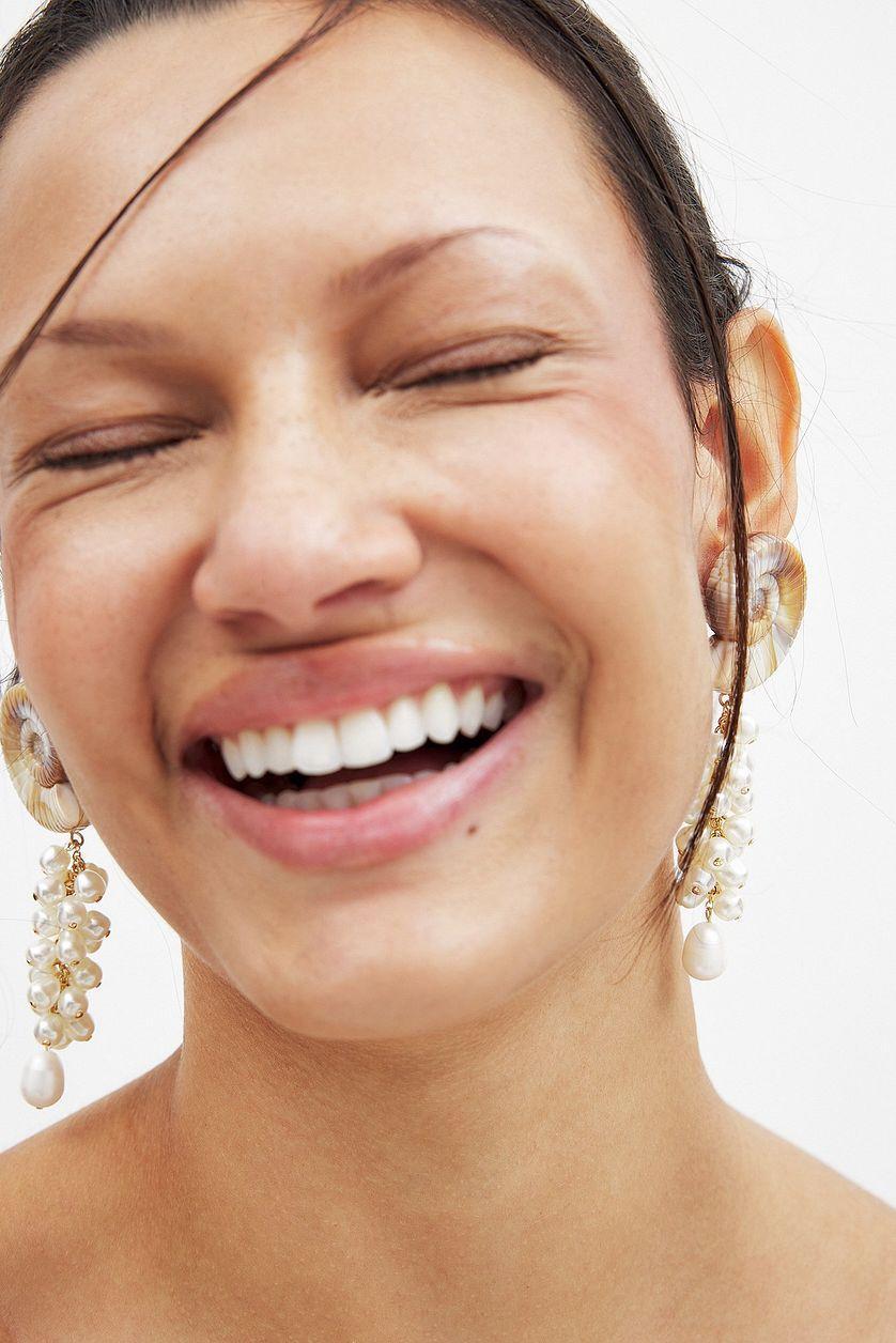 Shell Earrings Product Image