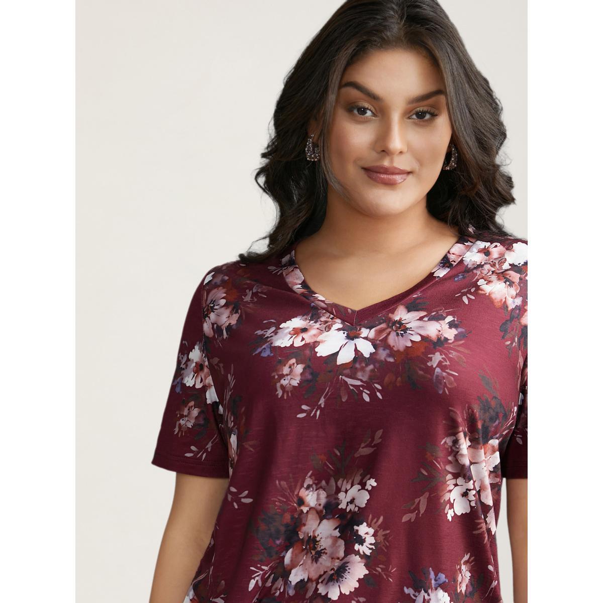 Plus Size Floral Print V Neck Stretchy T-shirt Deepred Women Elegant Non Natural Flowers V-neck Everyday T-shirts BloomChic 18-20/2X Product Image