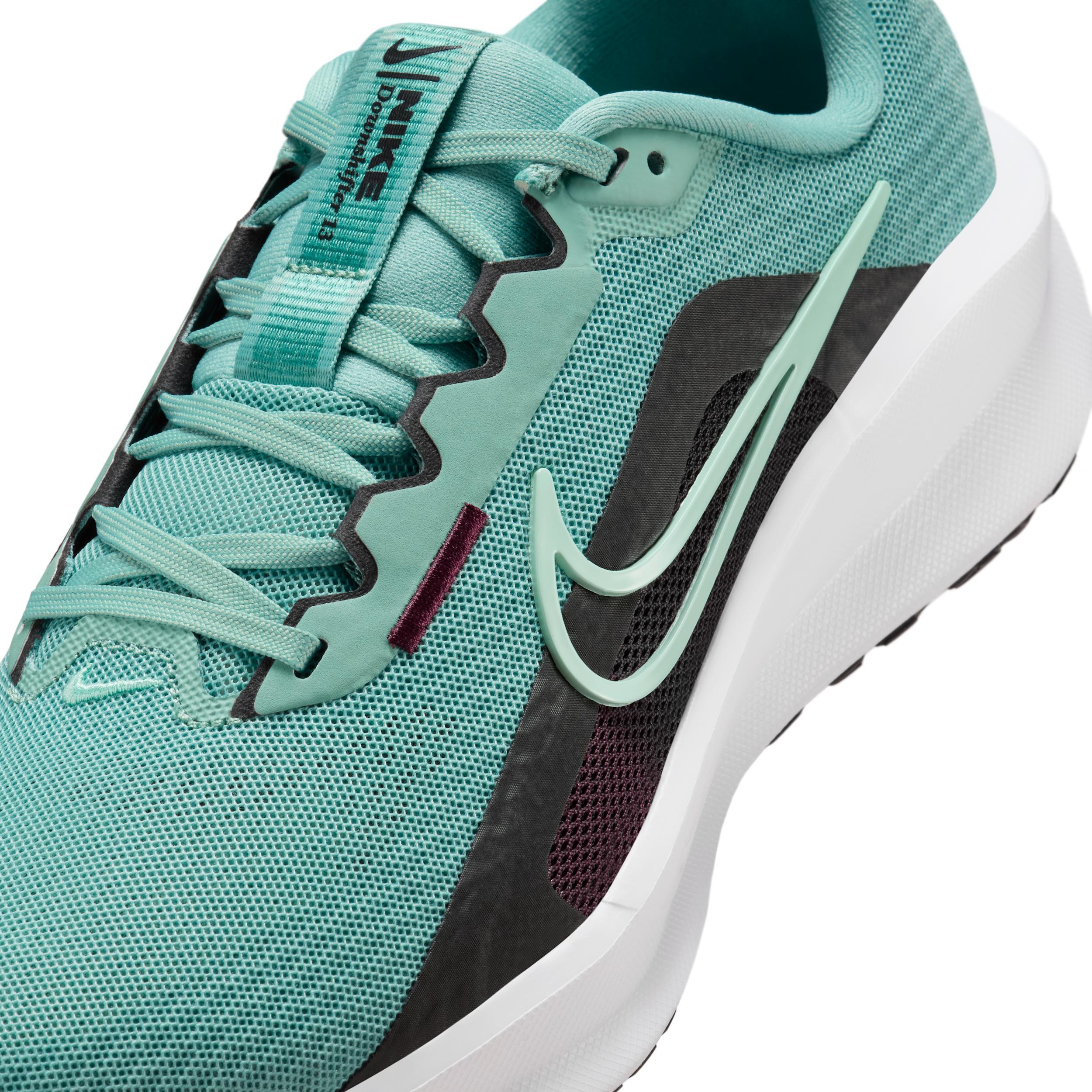 Nike Downshifter 13 Women's Road Running Shoes (Extra Wide) Product Image