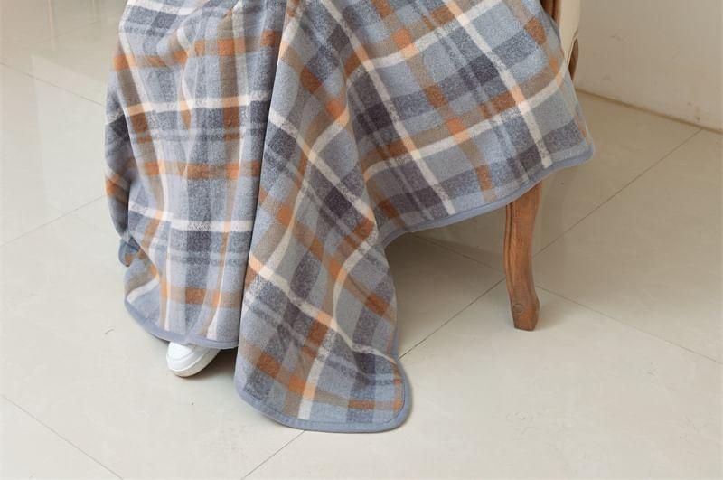 Print Flannel Cape (Various Designs) Product Image