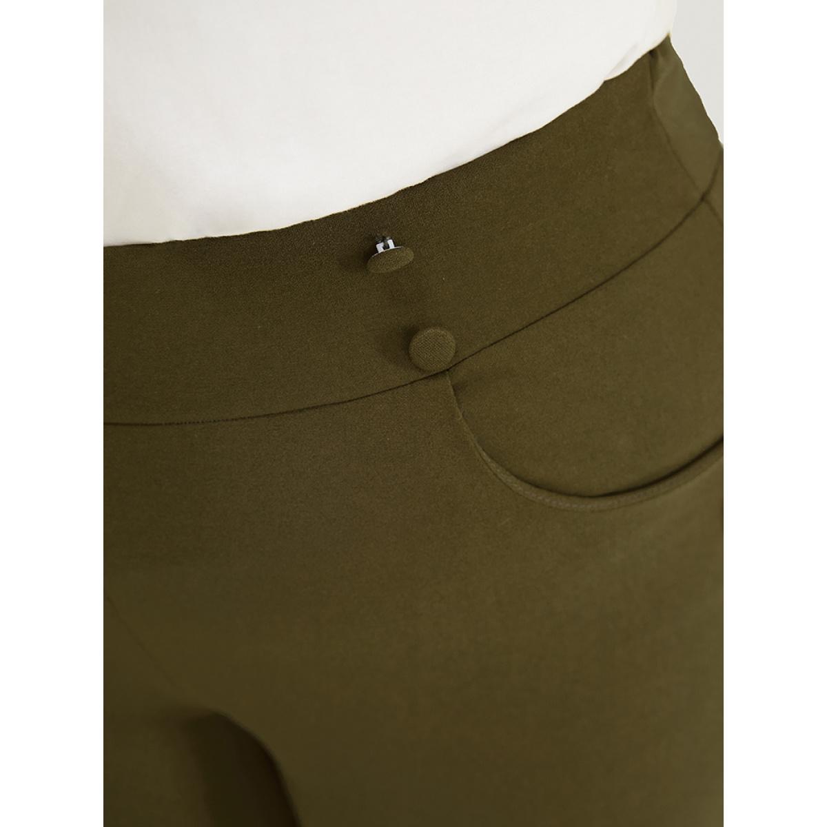 Plus Size Solid Elastic Waist Button Detail Pocket Shorts Women ArmyGreen Elegant High stretch Bodycon Mid Rise Dailywear Leggings BloomChic 22-24/3X Product Image