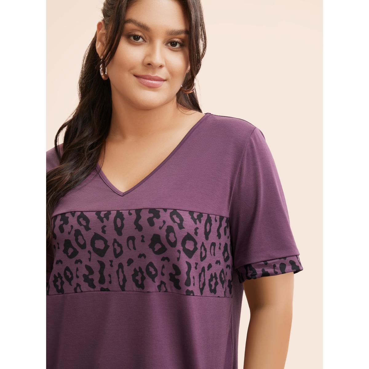 Plus Size V Neck Patchwork Leopard Print T-shirt Eggplant Women Casual Contrast V-neck Everyday T-shirts BloomChic 26/4X Product Image