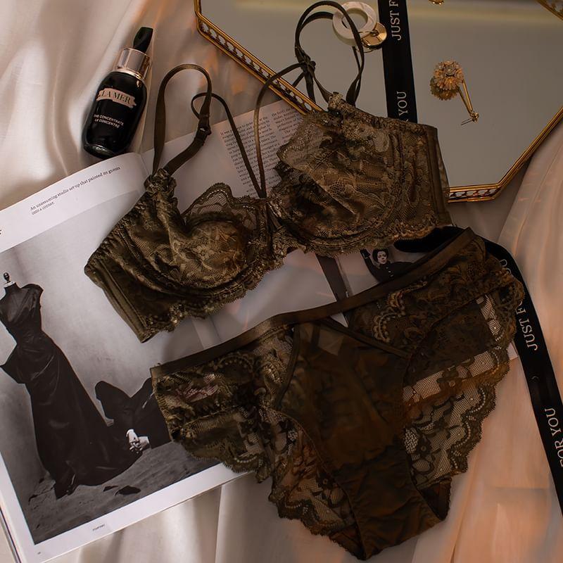 Set: Lace Bra + Panty Product Image