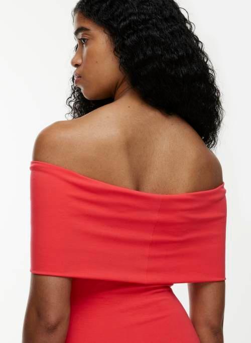 statuette dress Product Image
