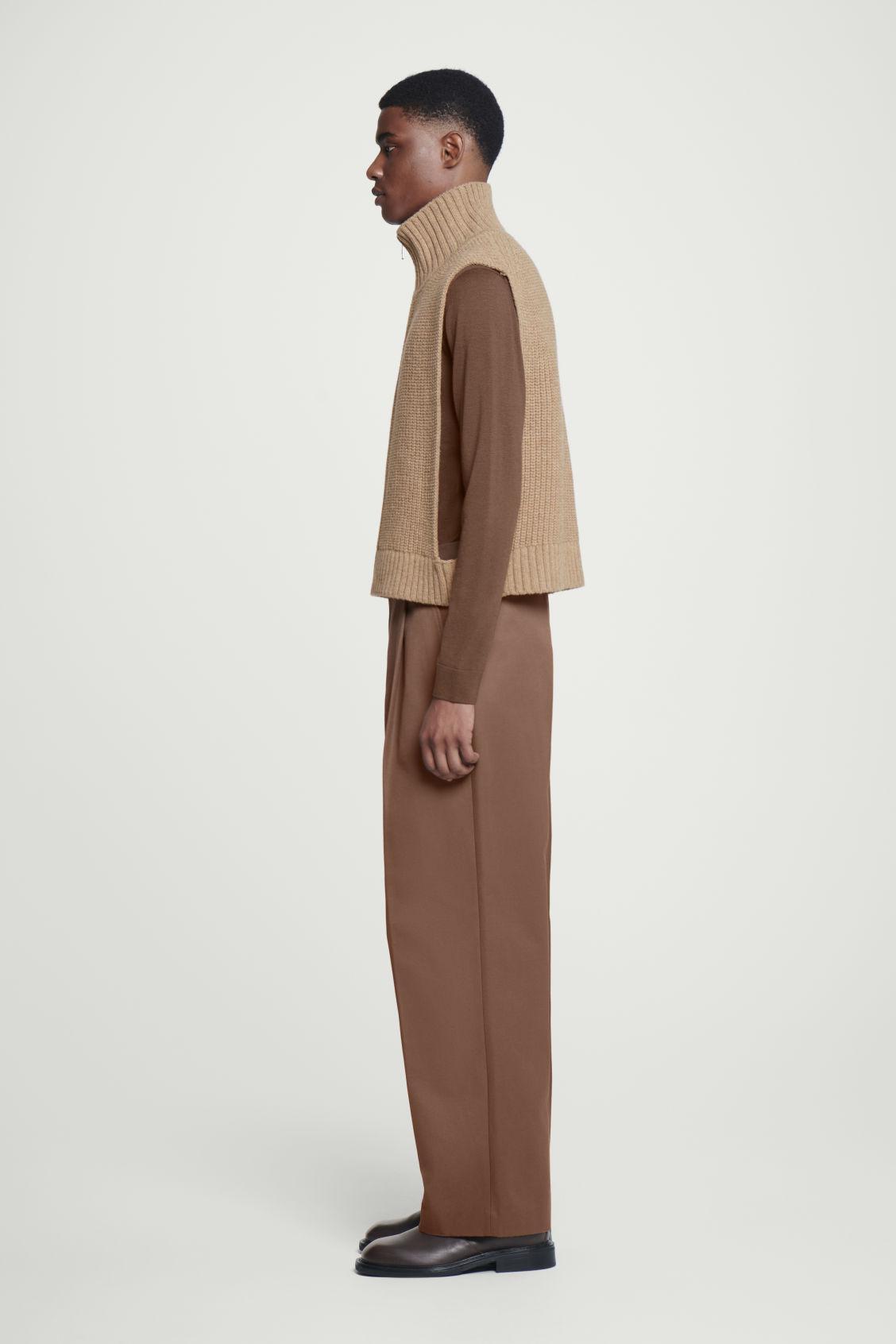 OPEN-SIDE ZIP-UP WOOL TANK Product Image