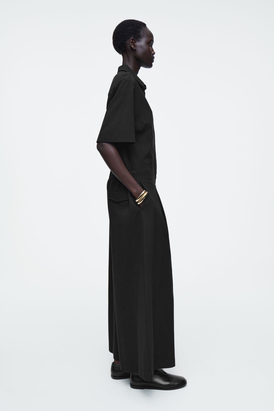 SHORT-SLEEVED JUMPSUIT Product Image