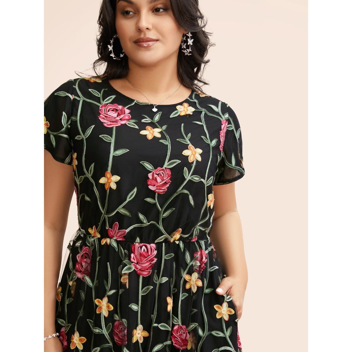 Plus Size Floral Embroidered Mesh Backless Dress Black Women Formal Texture Round Neck Cap Sleeve Curvy BloomChic 26/4X Product Image