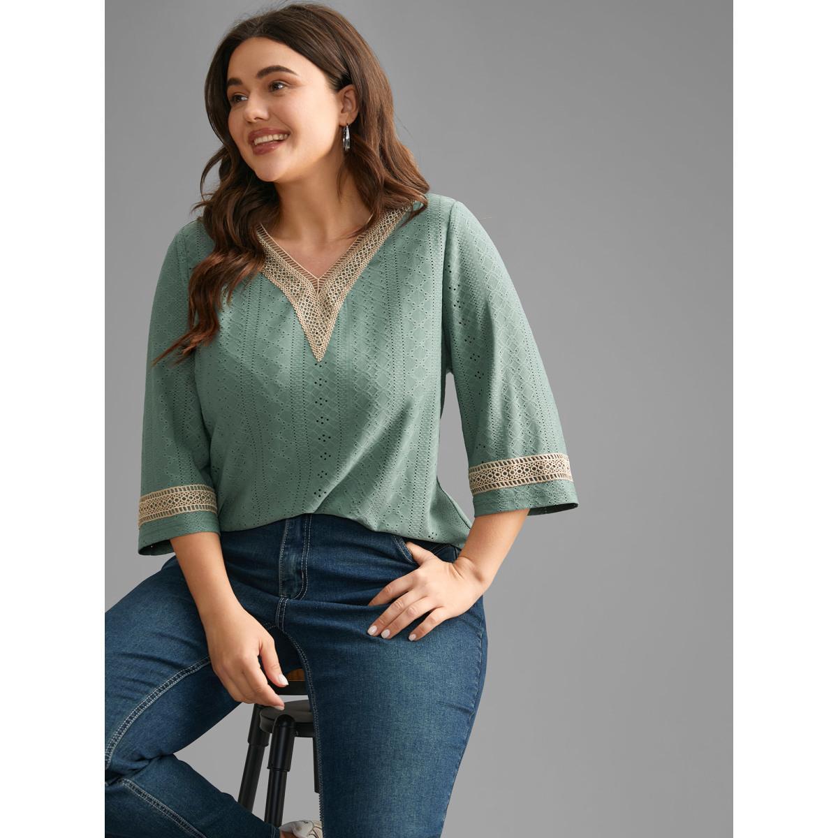 Plus Size Woven Ribbon Patchwork Contrast T-shirt Greenbean Women Casual Woven ribbon&lace trim V-neck Everyday T-shirts BloomChic 18-20/2X Product Image