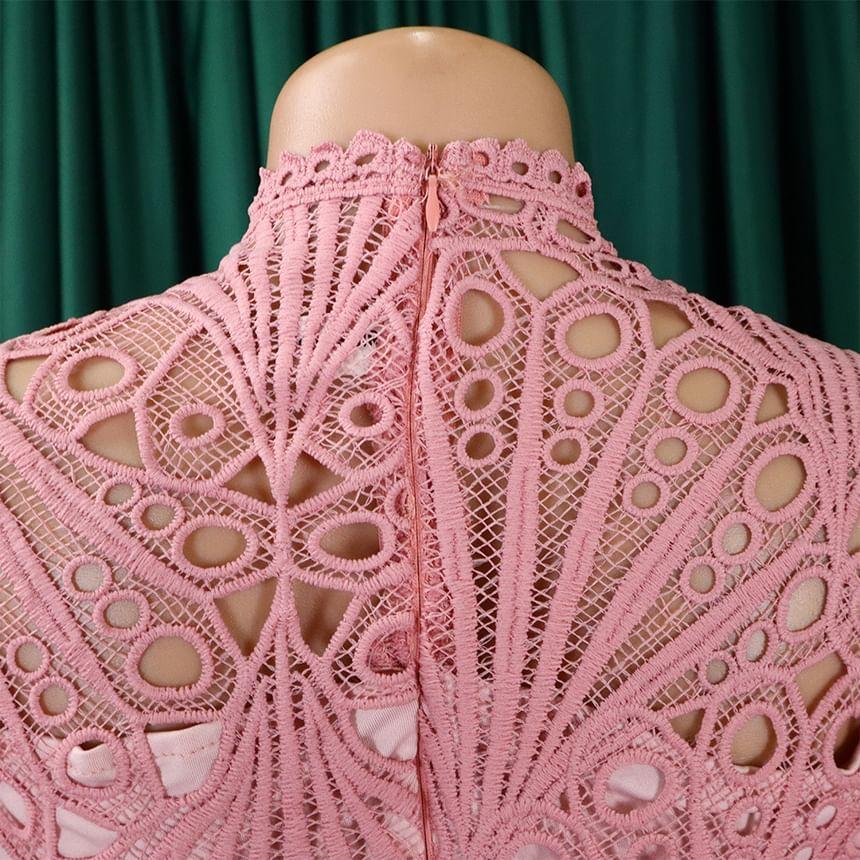 Plus Size 3/4 Sleeve Round Neck Eyelet Lace Pleated Midi Dress Product Image