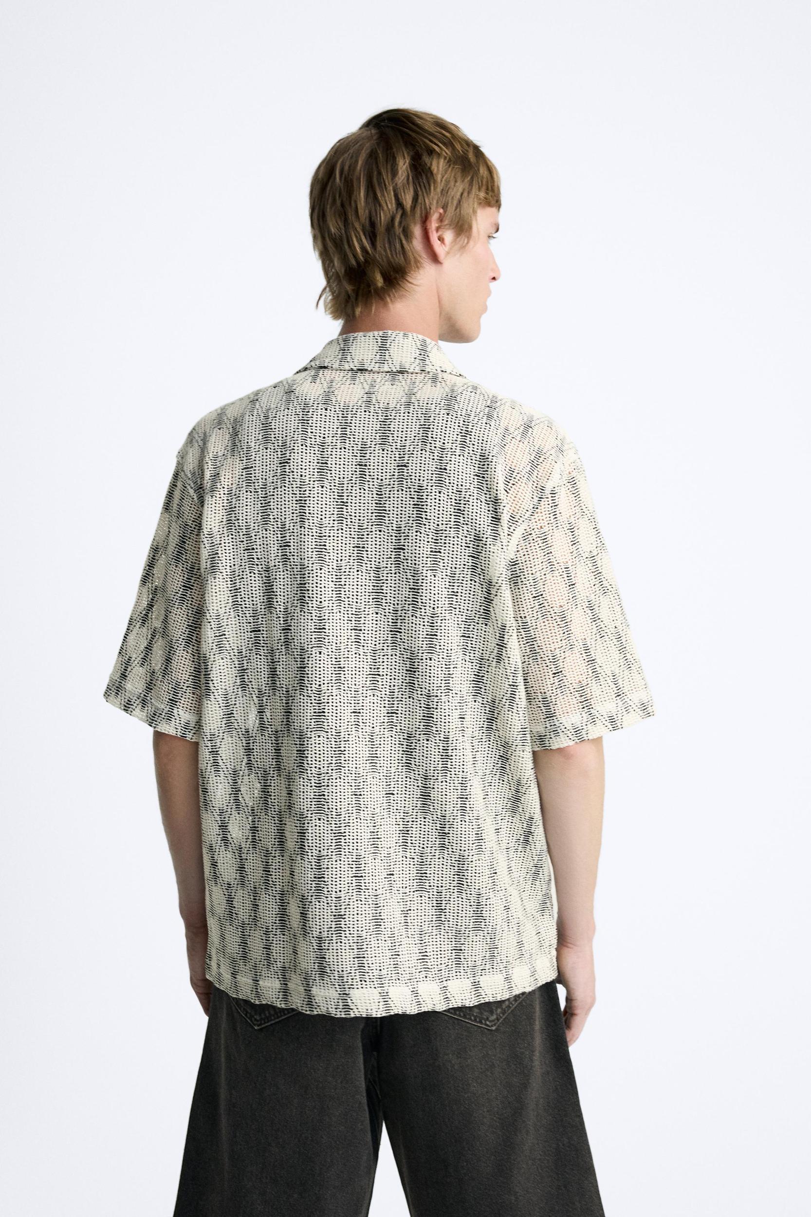 CONTRASTING OPEN WEAVE SHIRT Product Image