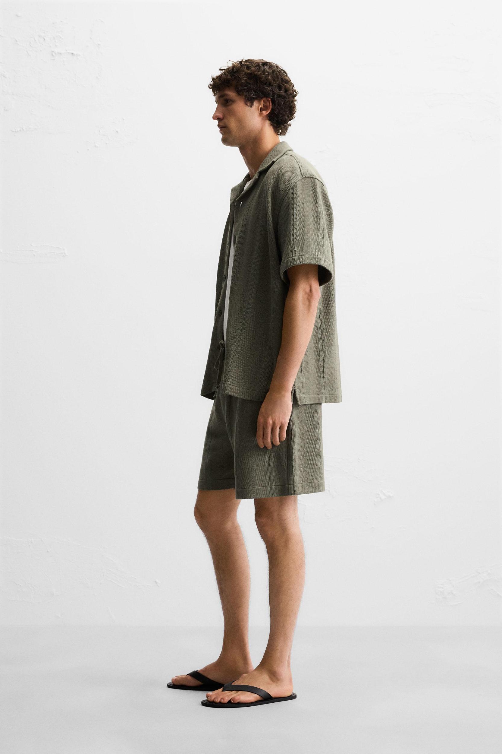 JACQUARD TEXTURED SHIRT Product Image