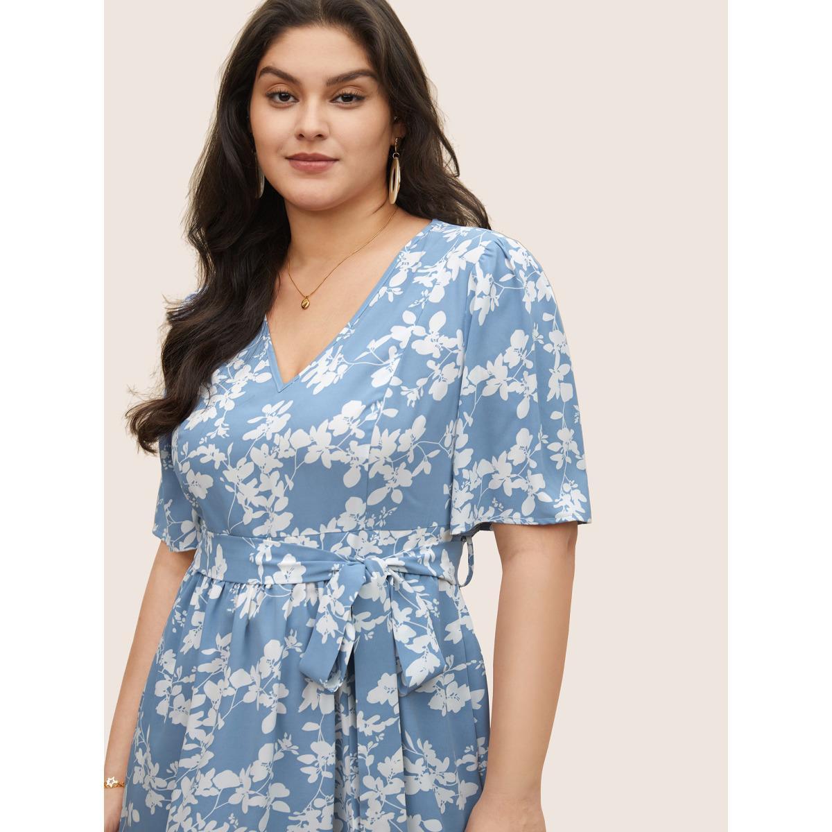 Plus Size Silhouette Floral Print Patchwork Elastic Waist Dress LightBlue Women Elegant Non V-neck Short sleeve Curvy Midi Dress BloomChic 30/6X Product Image