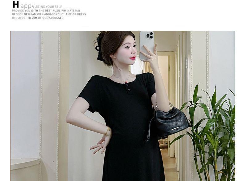Maternity Short Sleeve Round Neck Plain Midi A-Line Dress Product Image