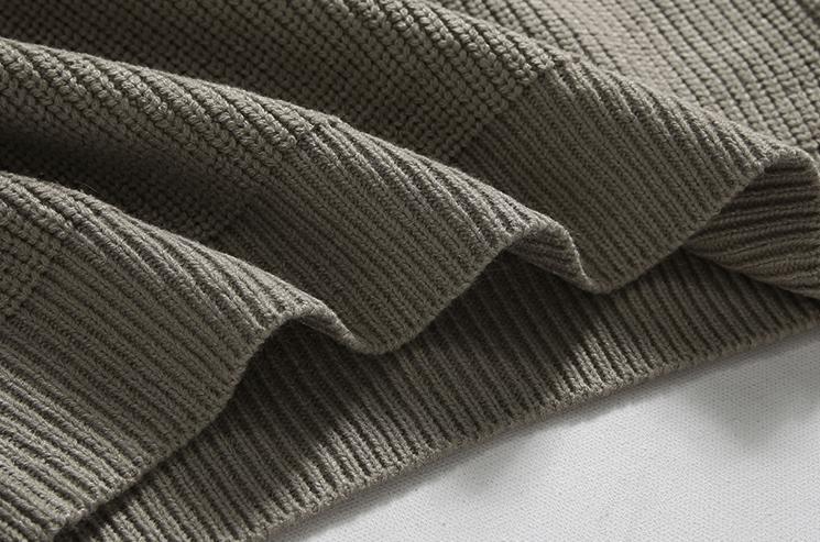 RT No. 6151 KNITTED HALF ZIP-UP COLLAR SWEATER Product Image