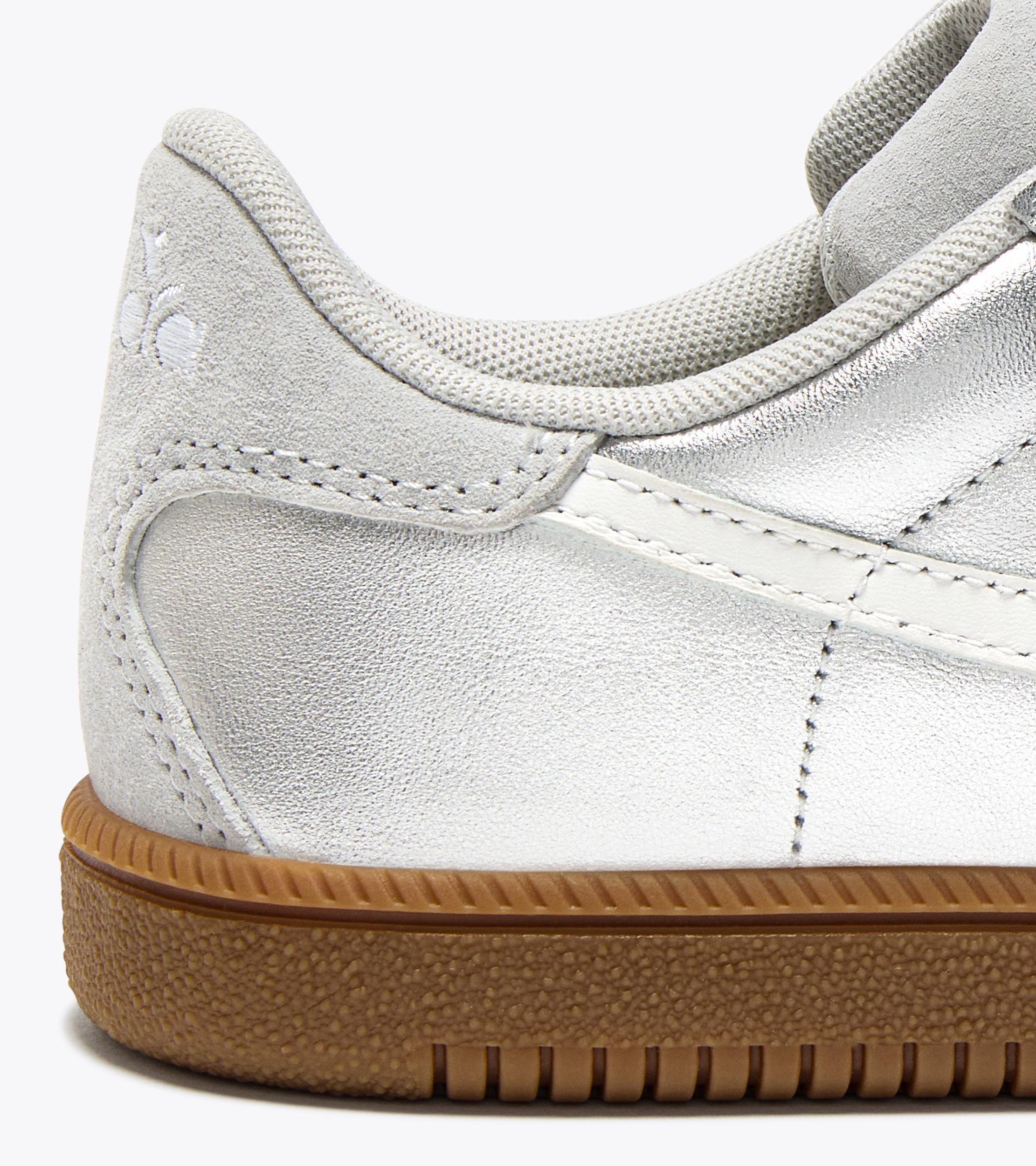 TRAINER METALLIC Product Image