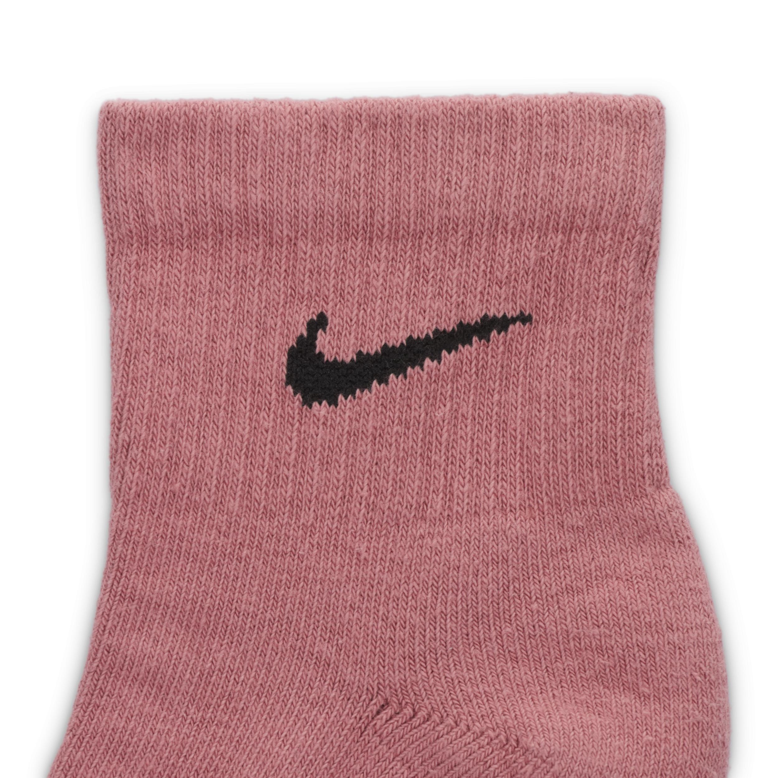 Nike Men's Everyday Plus Cushioned Training Ankle Socks (3 Pairs) Product Image