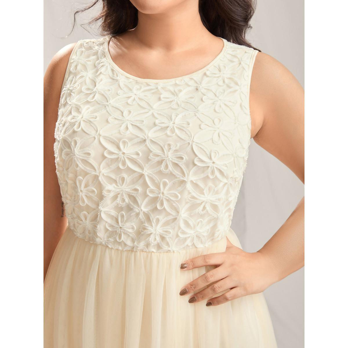 Plus Size Floral Embroidered Spliced Mesh Maxi Dress Beige Women Round Neck Sleeveless Curvy BloomChic 26/4X Product Image