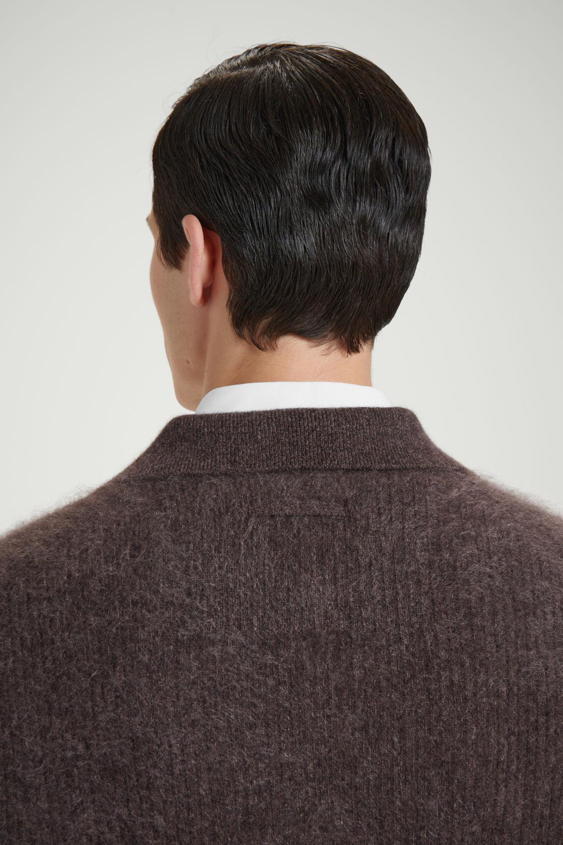 THE BRUSHED-CASHMERE POLO SHIRT Product Image