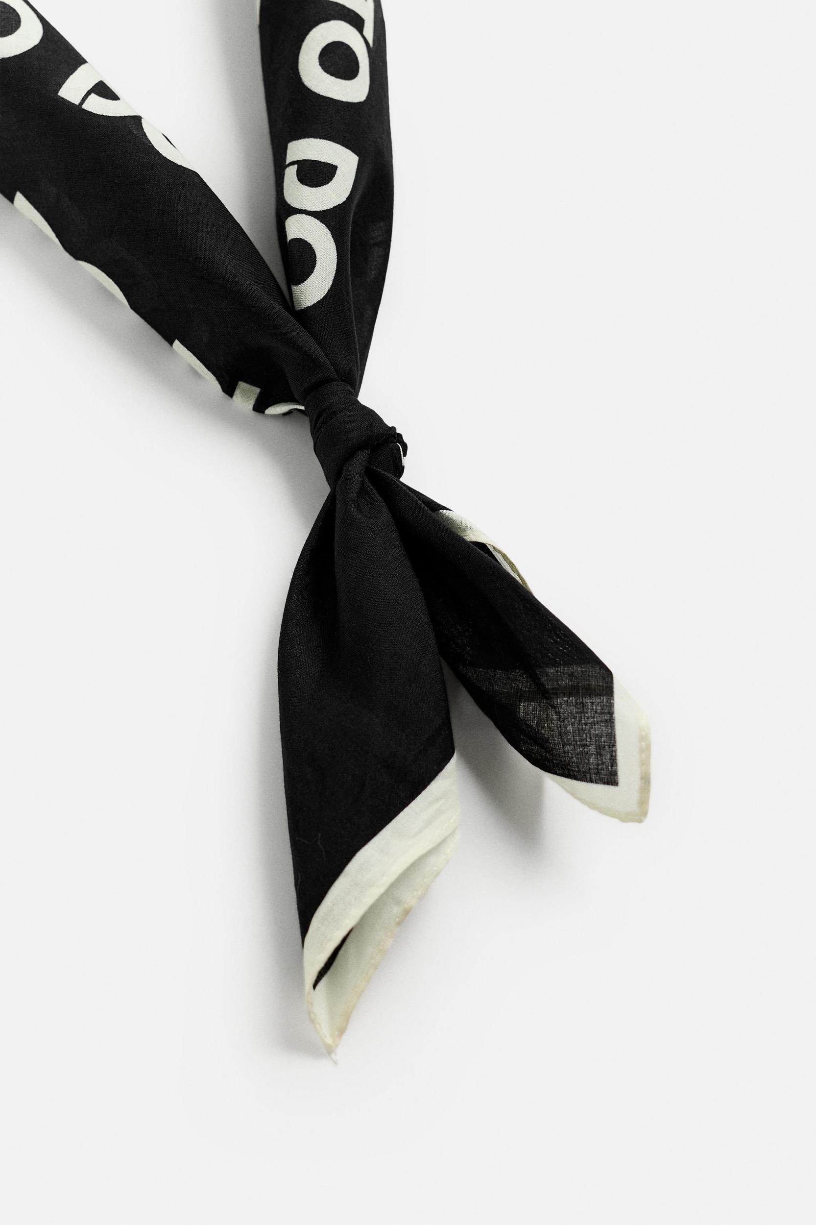 TEXT PRINT BANDANA Product Image