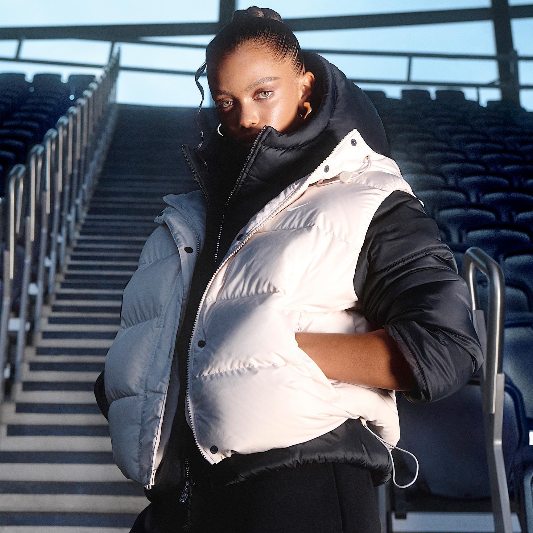 Nike Sportswear Classic Puffer Women's Therma-FIT Loose Hooded Jacket Product Image