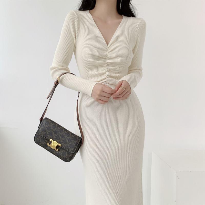 Long-Sleeve V-Neck Plain Knit Maxi A-Line Dress Product Image