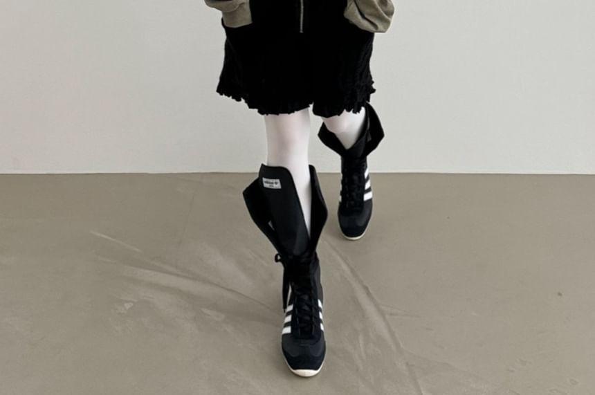 Elastic Waist Cable Knit Ruffle Shorts Product Image