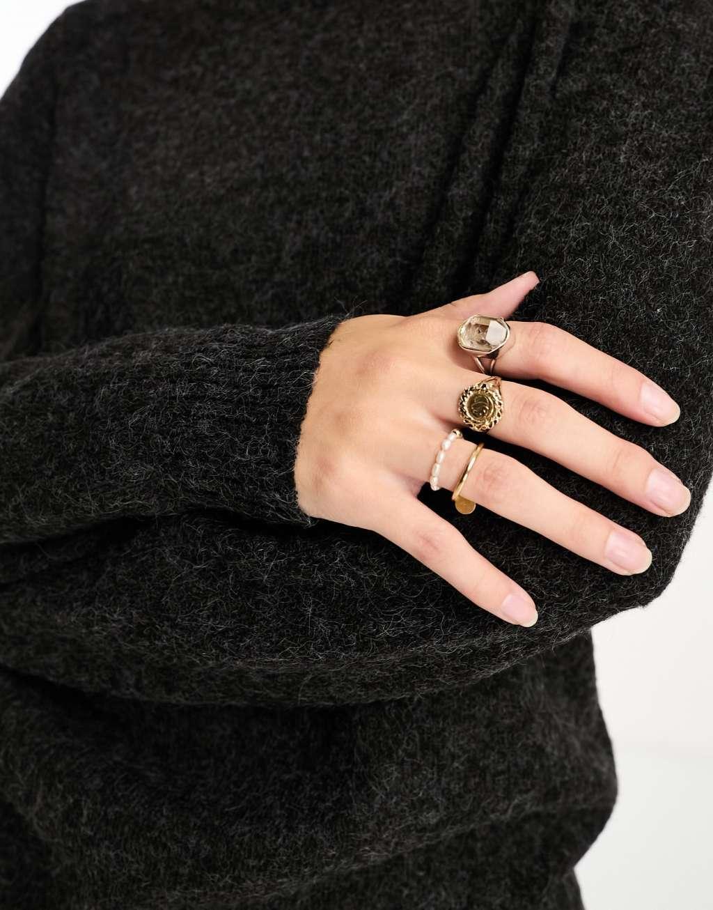 Vero Moda round neck knitted sweater Product Image