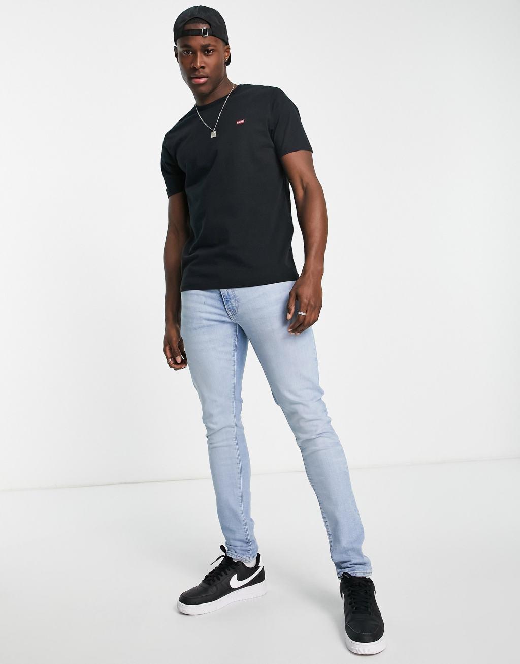Levi's original small batwing t-shirt in mineral black Product Image