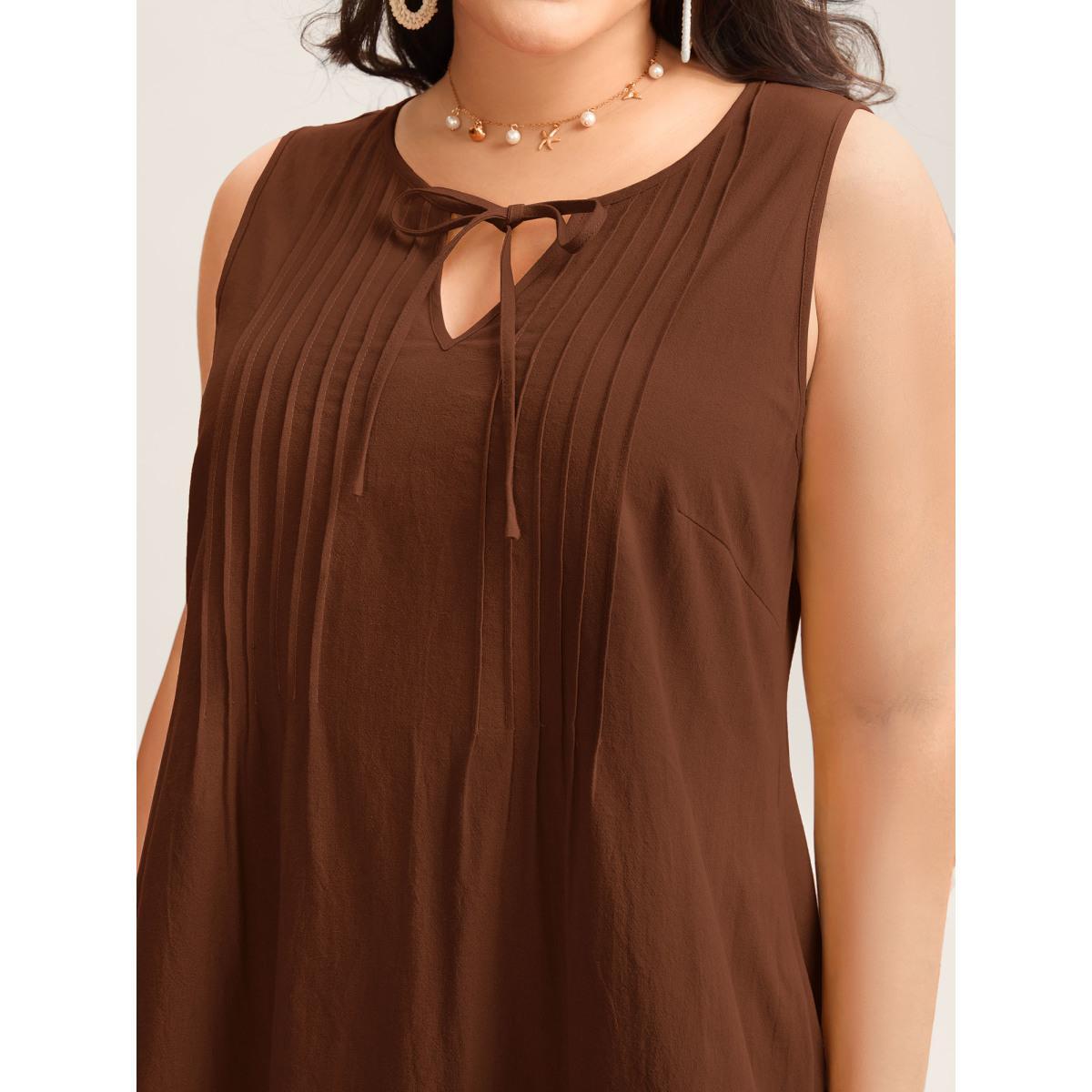 Plus Size Cotton Toothpick Pleat Plain Midi Dress Emerald Women Notched collar Sleeveless Curvy BloomChic 14-16/1X Product Image