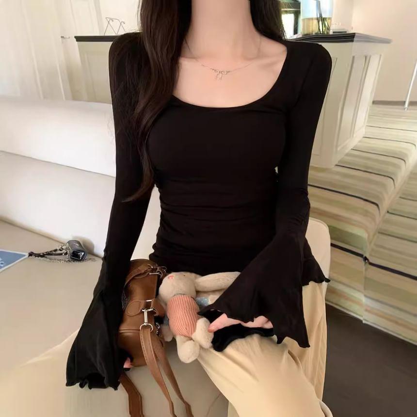 Long Sleeve Scoop Neck Plain Tee Product Image