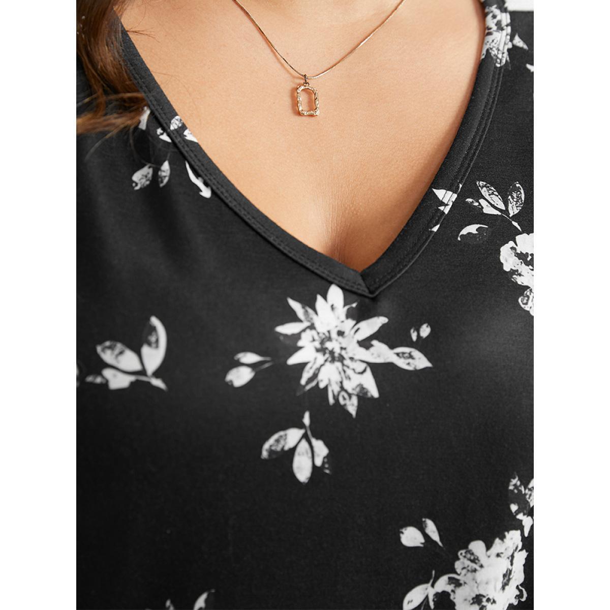 Plus Size Floral Raglan Sleeve Contrast Trim Sweatshirt Women Black Elegant Printed V-neck Everyday Sweatshirts BloomChic 18-20/2X Product Image