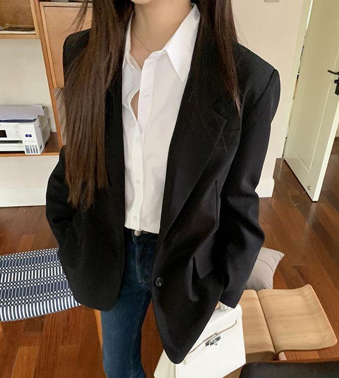 Notch Lapel Plain Single-Breasted Blazer Product Image