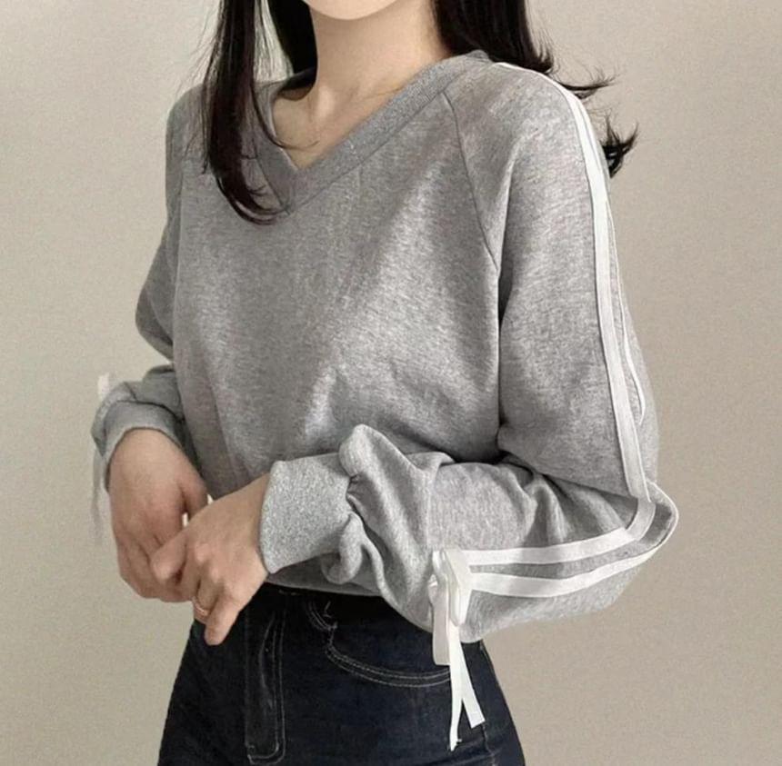 V-Neck Bow Accent Striped Trim Crop Sweatshirt Product Image