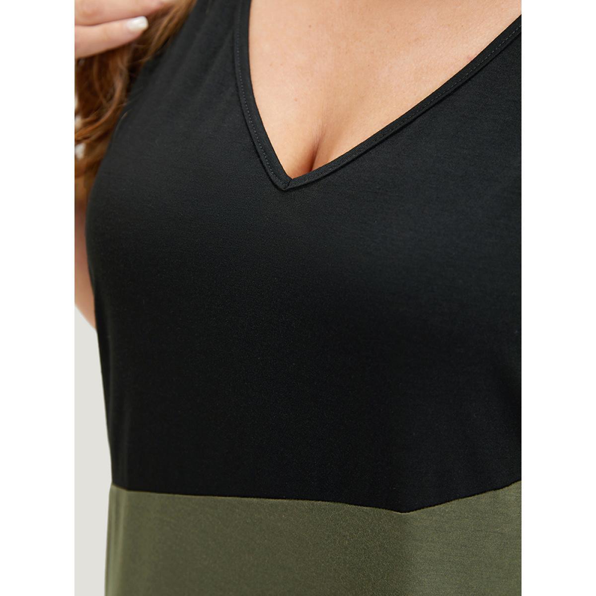 Plus Size Supersoft Essentials Leopard Patchwork Contrast Pocket Split Hem Dress Black Women Casual Patchwork V-neck Short sleeve Curvy Midi Dress BloomChic 30/6X Product Image