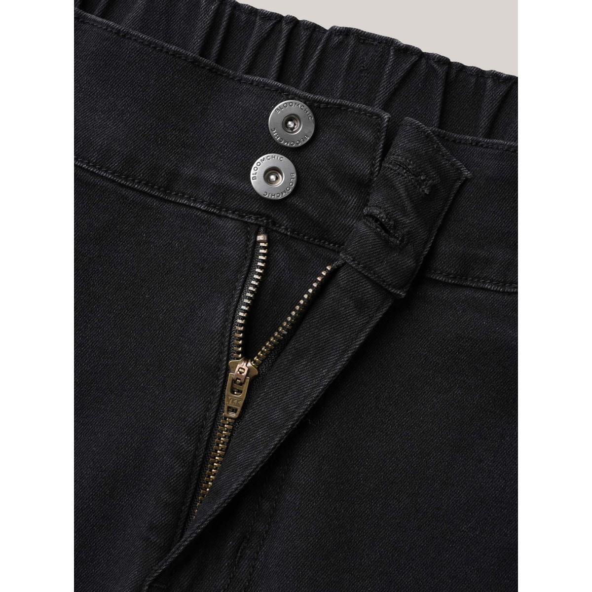 Plus Size Buttons Mid-Rise Curvy Skinny-Fit Jeans Women Denimblack Elegant Button Medium stretch Slanted pocket Jeans BloomChic 16/1X Product Image