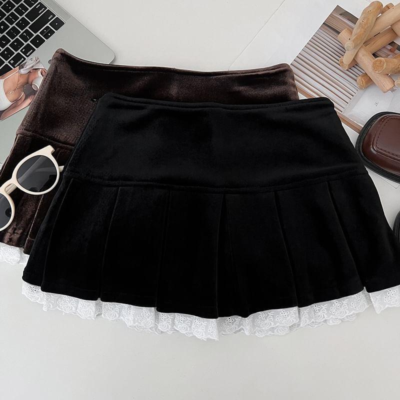 Low Waist Velvet Mini Pleated Skirt Product Image