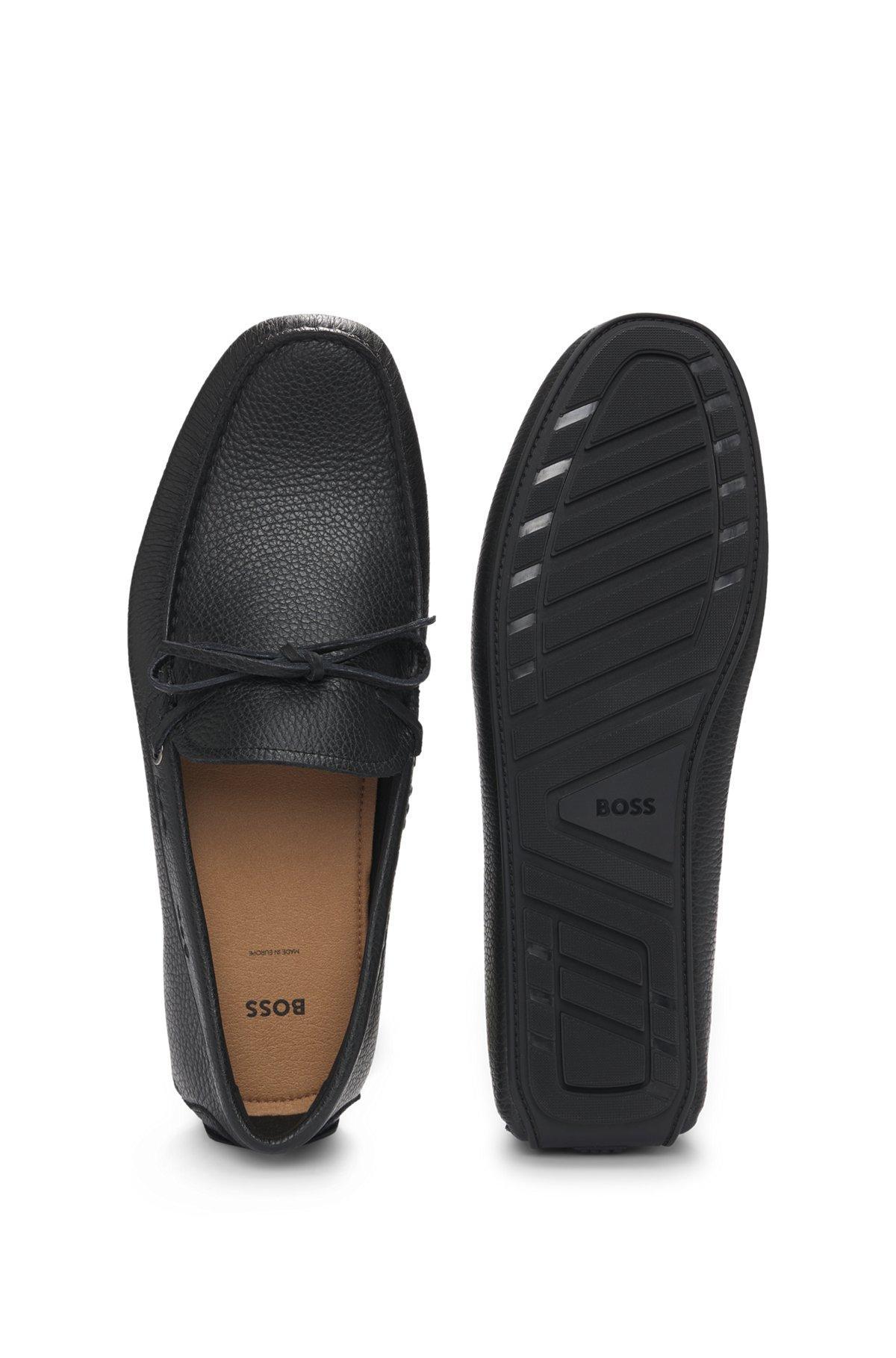 Grained-leather moccasins with driver sole Product Image