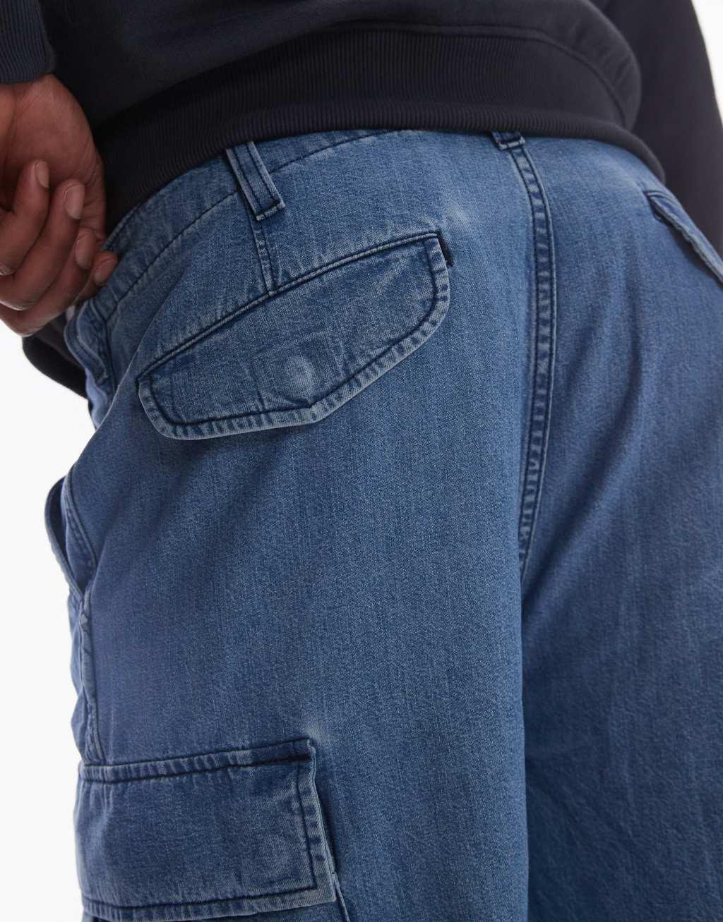 Levi's carrier cargo 2 denim shorts in light wash Product Image