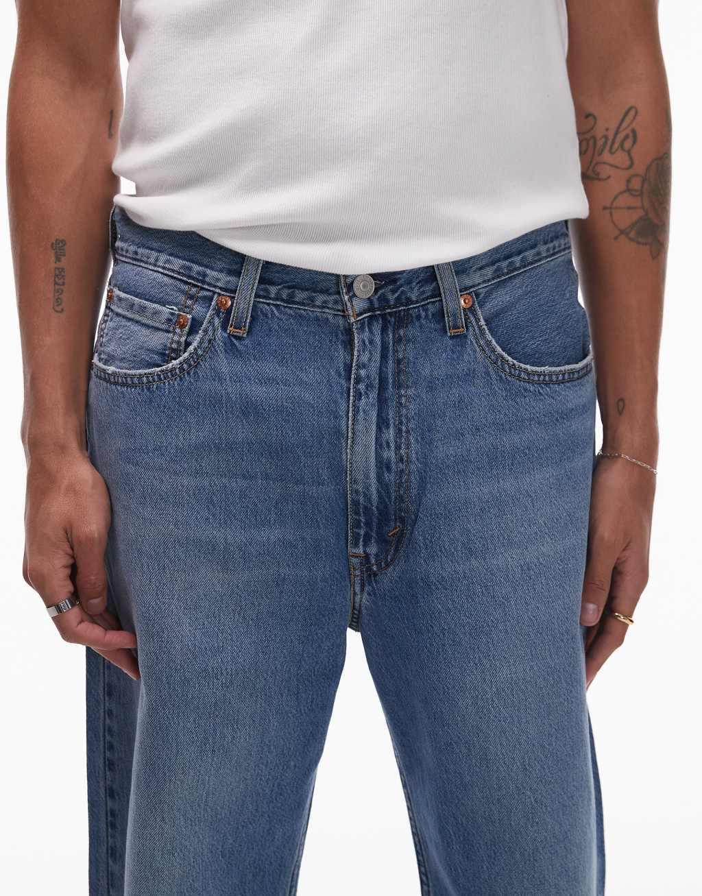 Levi's 565 loose straight fit lightweight jeans in mid wash Product Image
