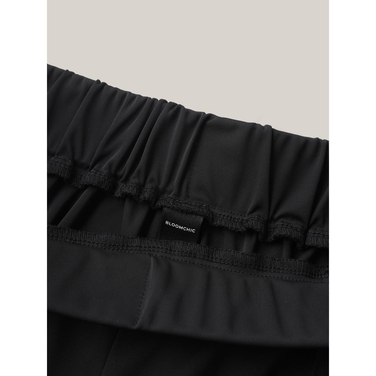 Plus Size Stretchy Pleated Pockets Wide-Leg Pants Women Black At the Office Wide Leg Mid Rise Work Pants BloomChic 18-20/2X Product Image