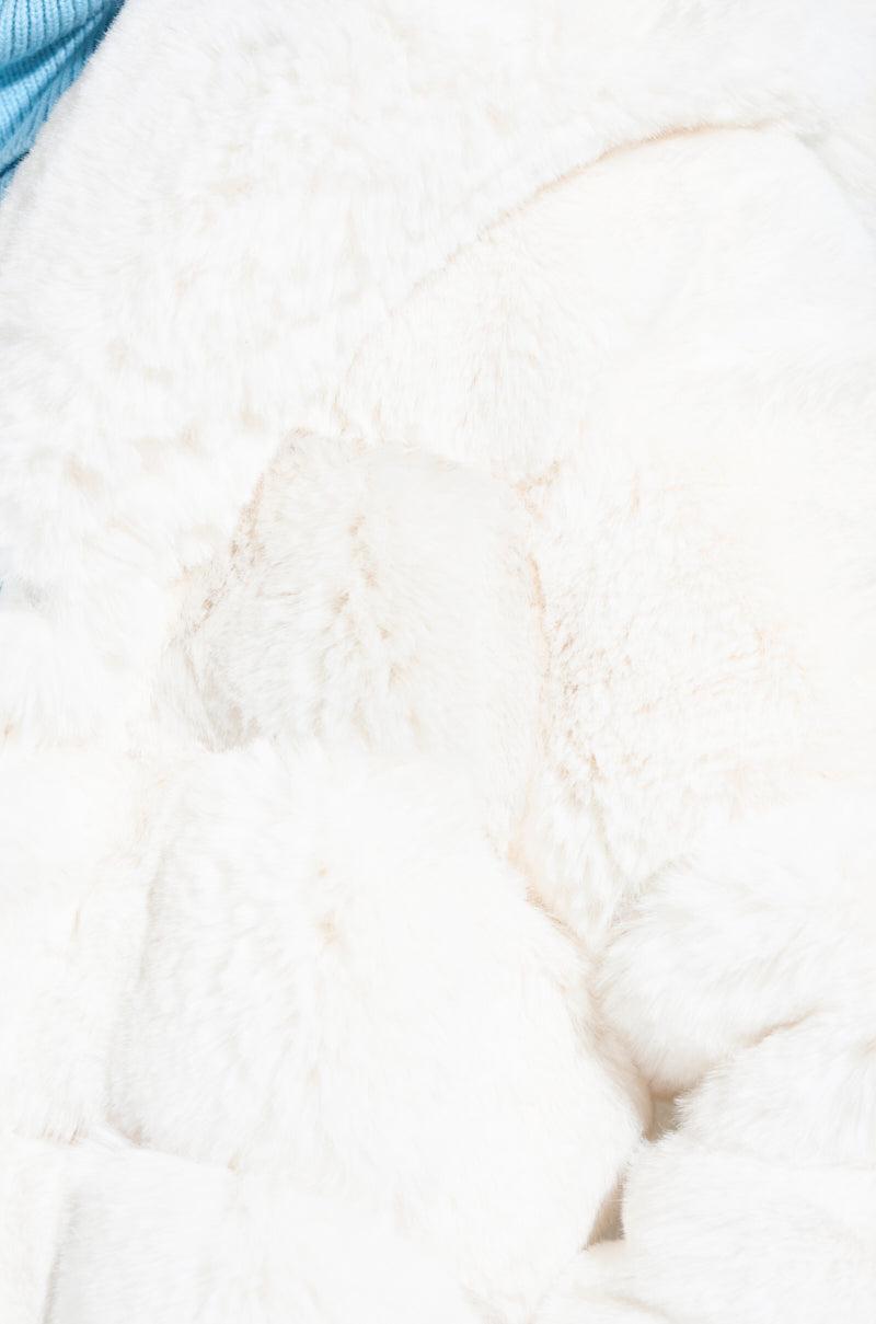 LUXE JENNY HOODED FAUX FUR TRENCH IN WHITE Product Image
