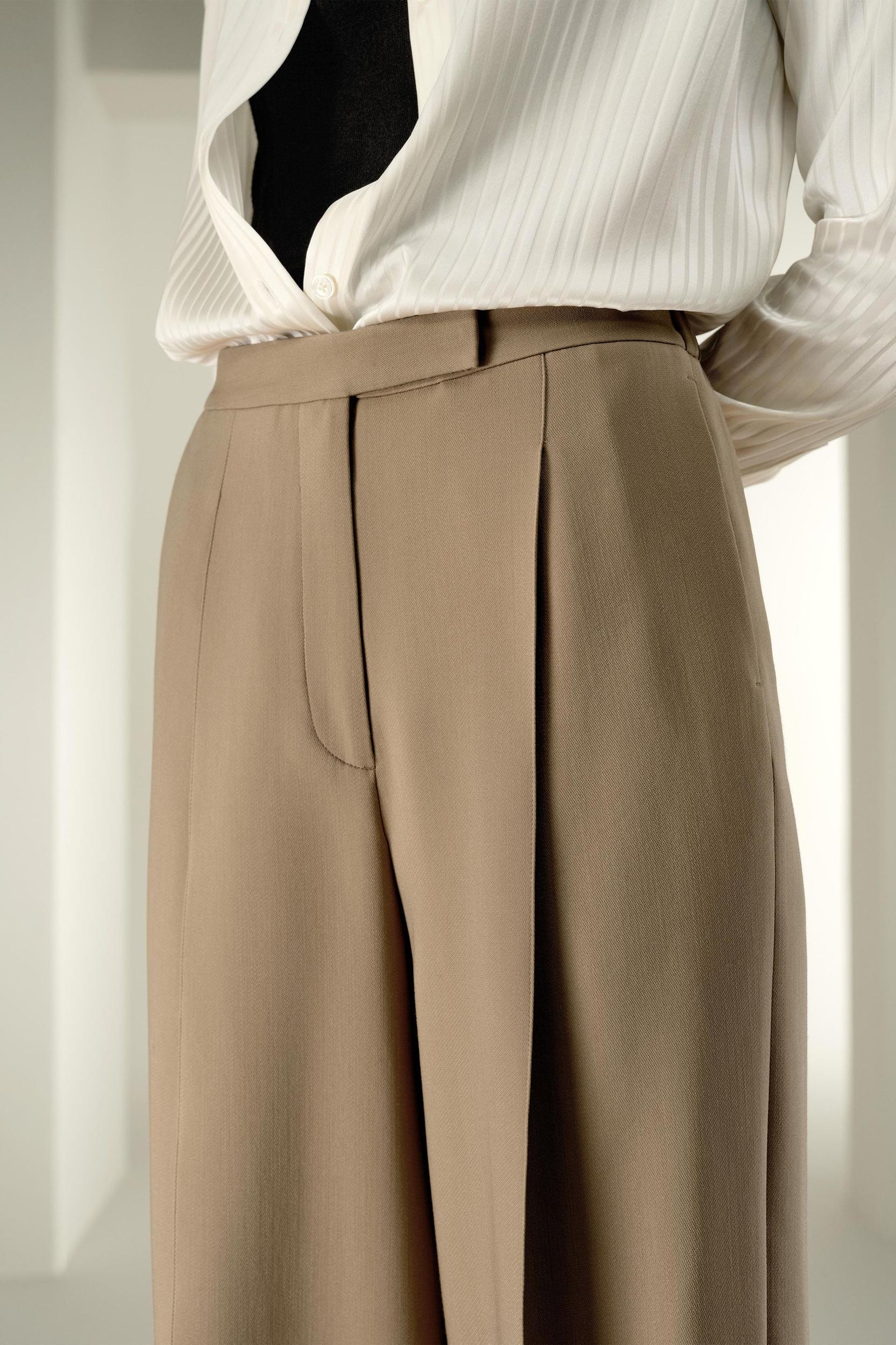 Silk-Wool Pleated Wide-Leg Trousers Product Image