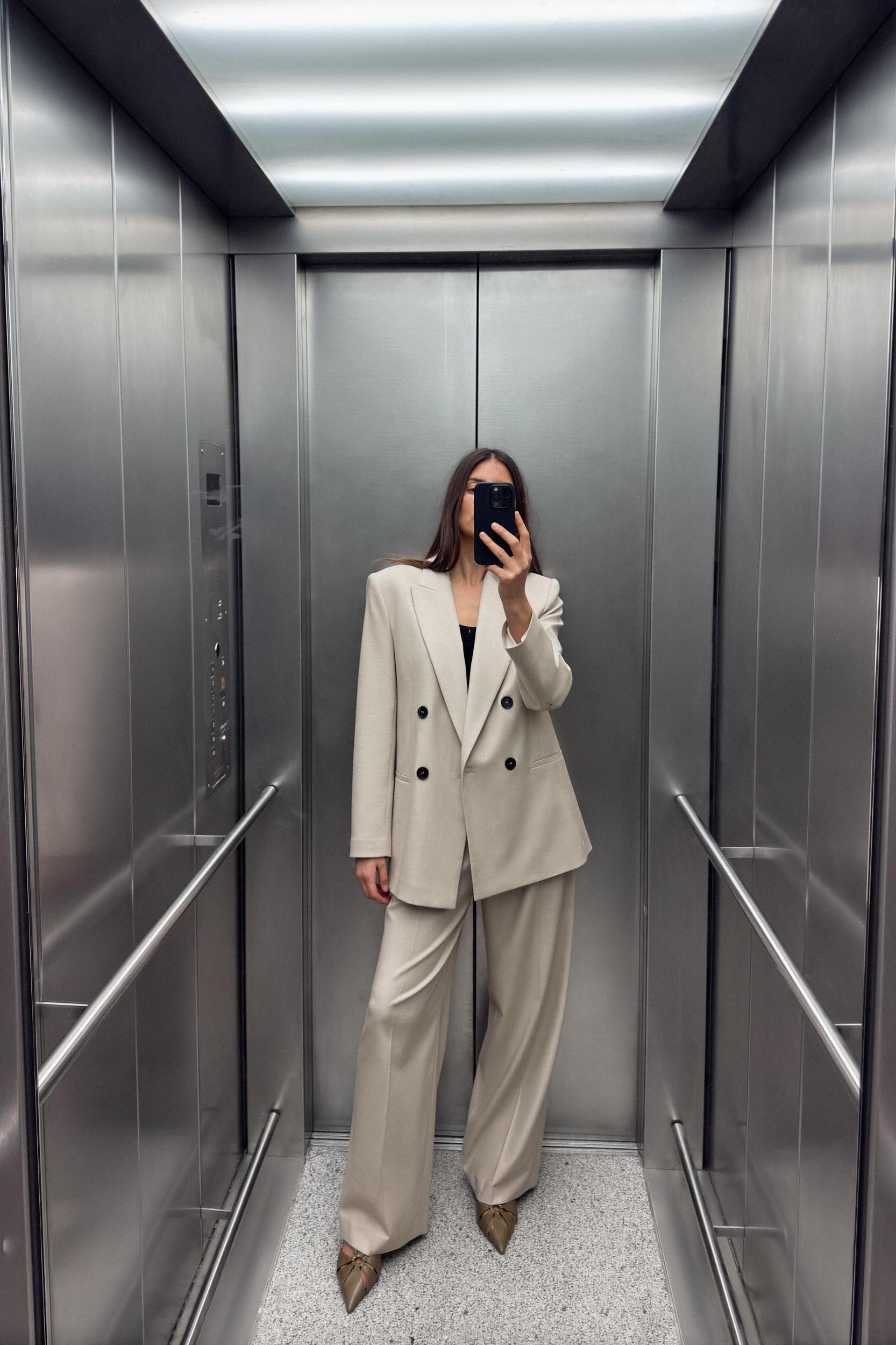 WIDE LEG PANTS WITH DARTS Product Image