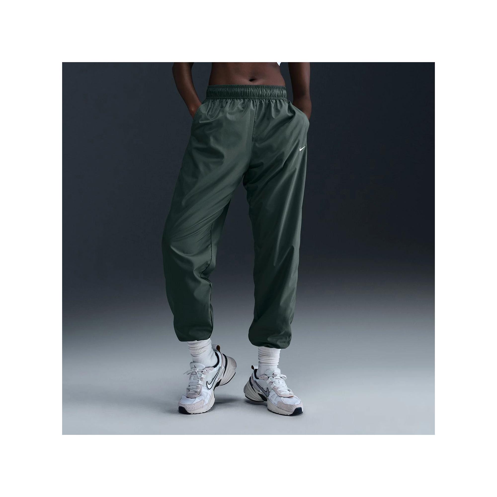 Women's Nike Sportswear Mid-Rise UV Protection Oversized Joggers, Size: Large, Black Product Image