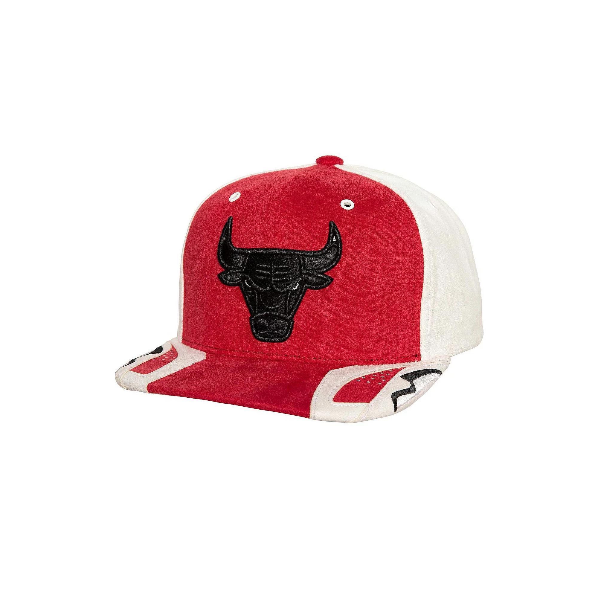 Men's Mitchell & Ness White/Red Chicago Bulls Day 6 Snapback Hat Product Image