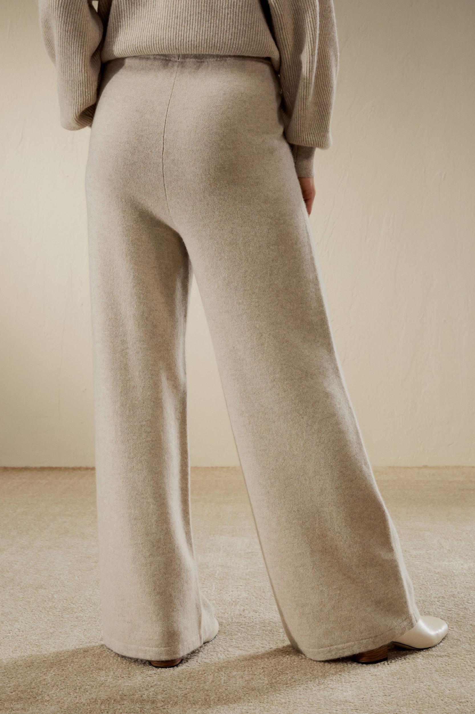 Fluid Cashmere Sweatpants Product Image